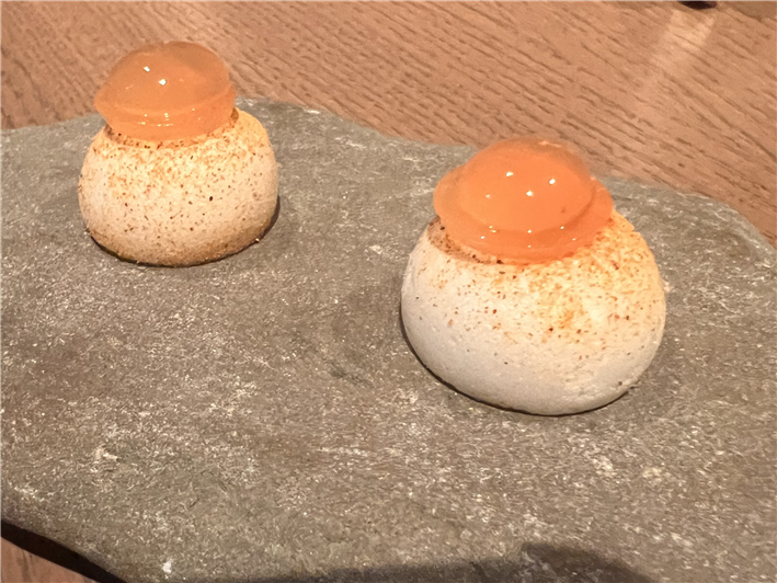 tomato meringue canape